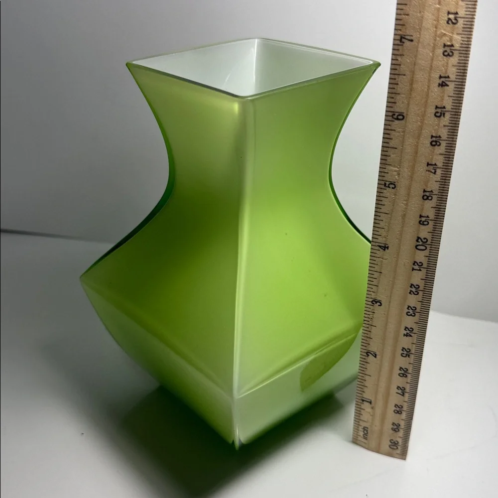 Vintage FTD florist Elegant Green Glass Vase stunning - Picture 4 of 6